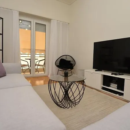 Zen Oasis Apartment